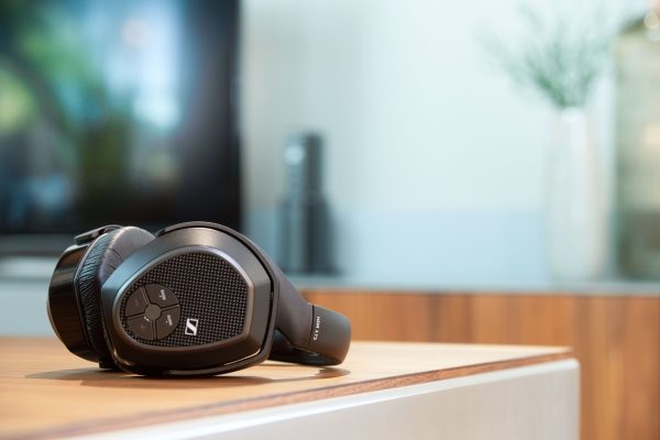 Sennheiser RS 175 Wireless Headphone System TV Listening-7